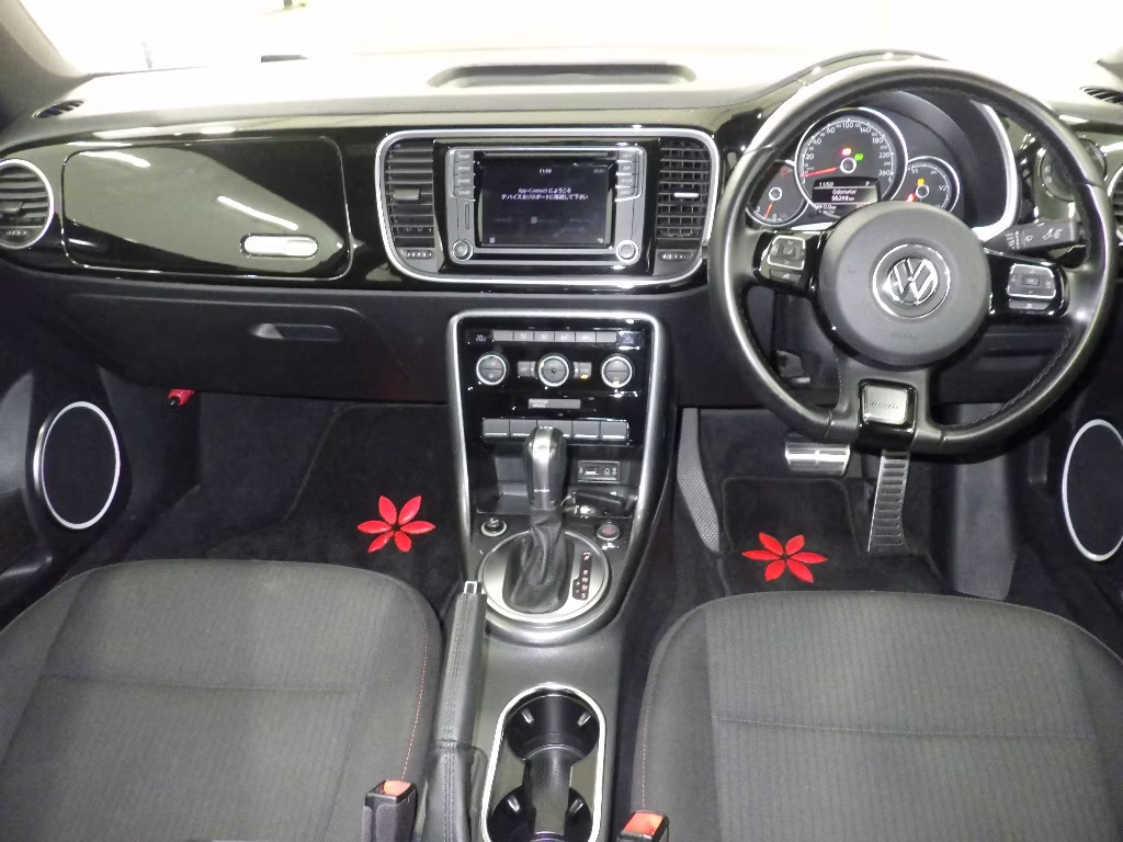 VOLKSWAGEN BEETLE