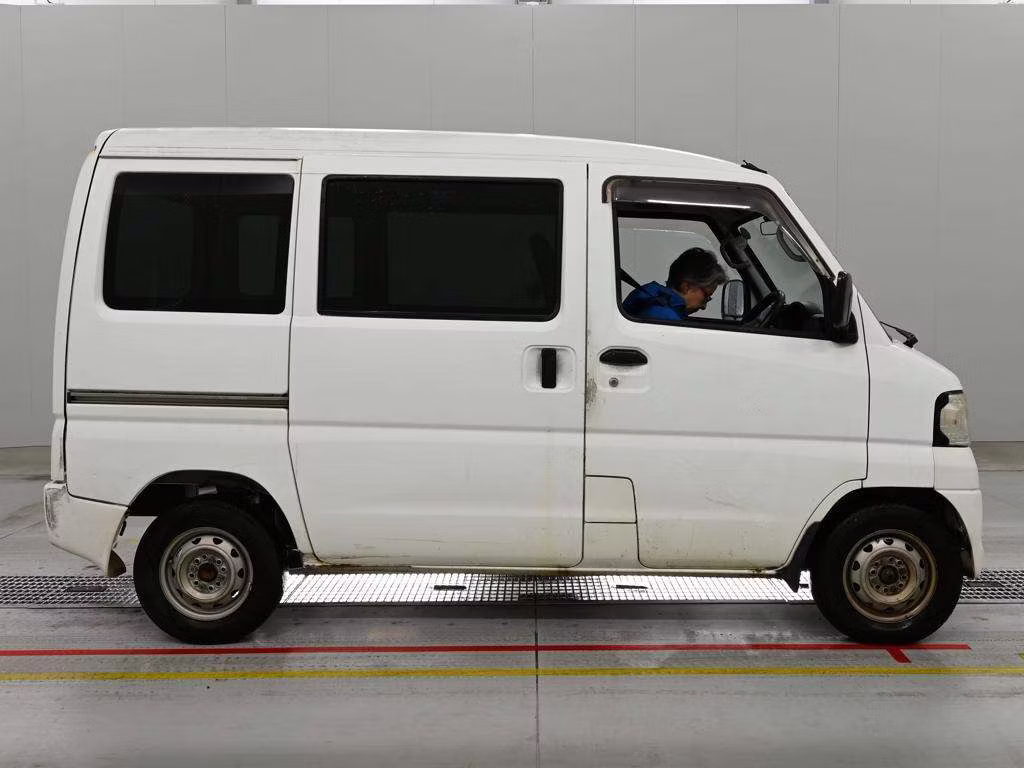 MITSUBISHI MINICAB