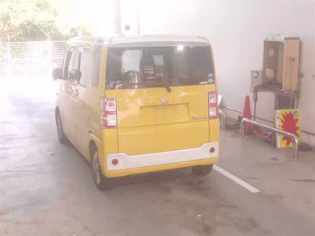 DAIHATSU WAKE