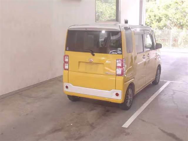 DAIHATSU WAKE