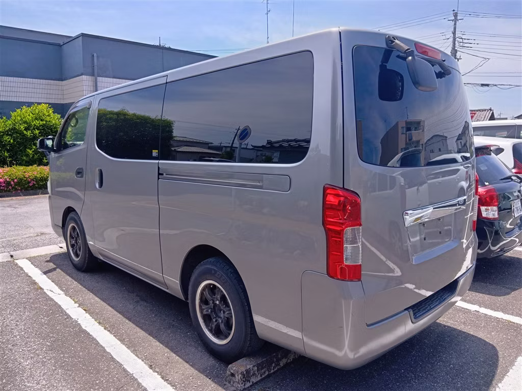 NISSAN NV350 CARAVAN
