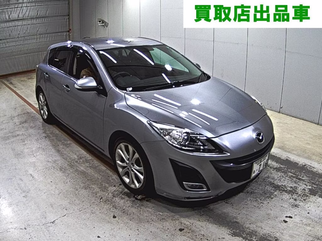 MAZDA AXELA