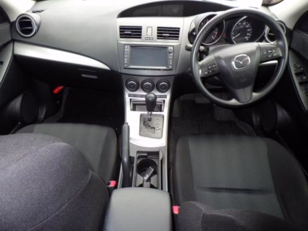 MAZDA AXELA