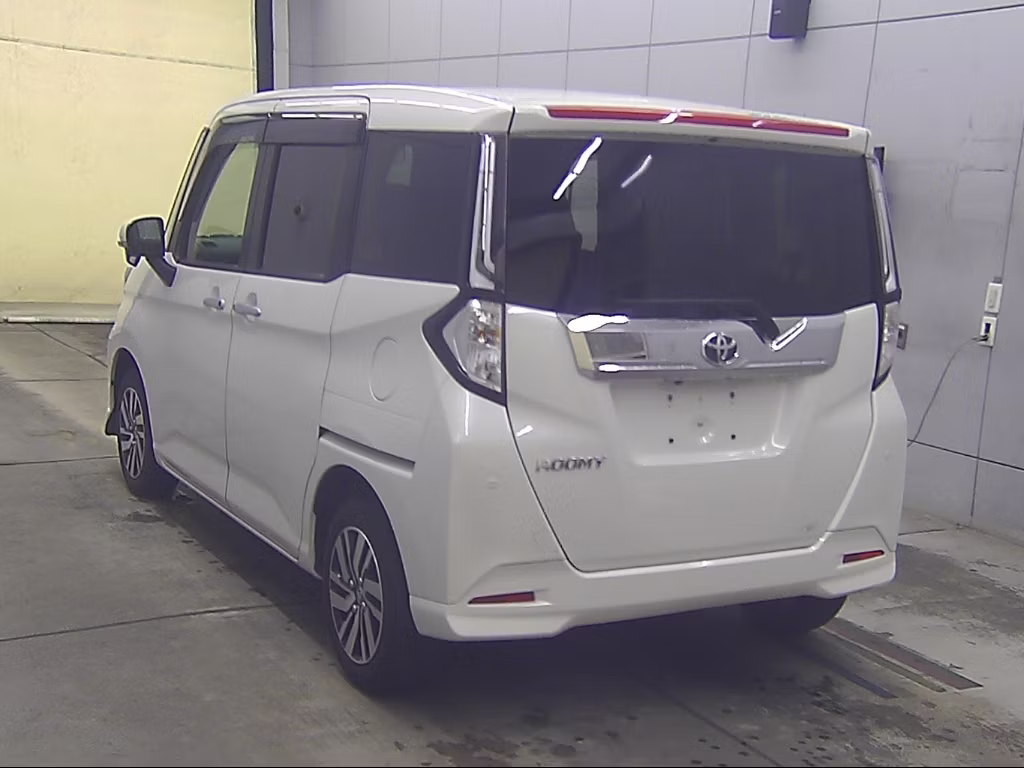 TOYOTA ROOMY