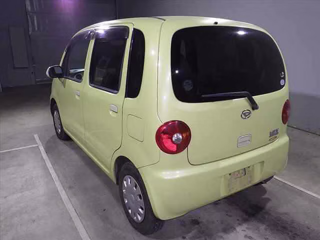 DAIHATSU MOVE LATTE