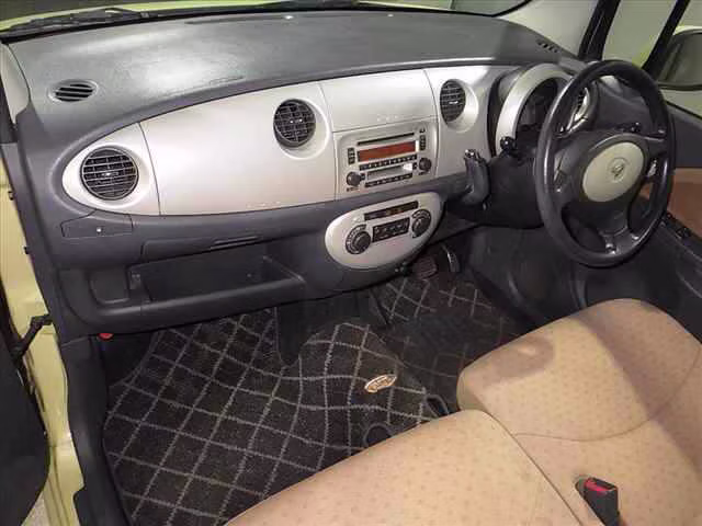 DAIHATSU MOVE LATTE