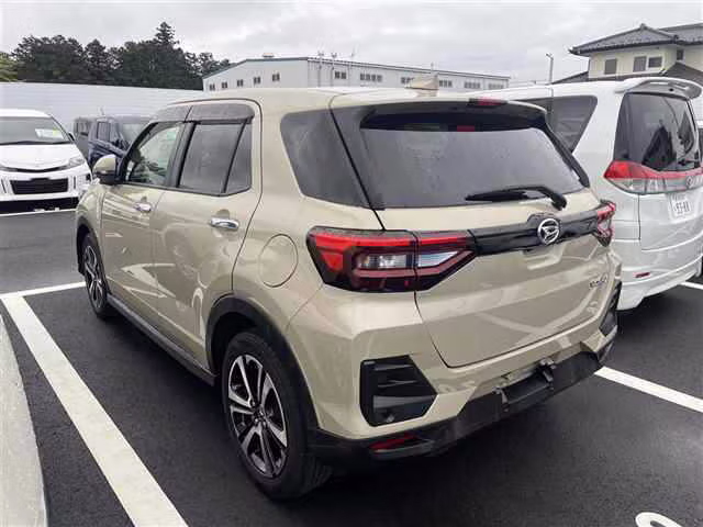 DAIHATSU ROCKY