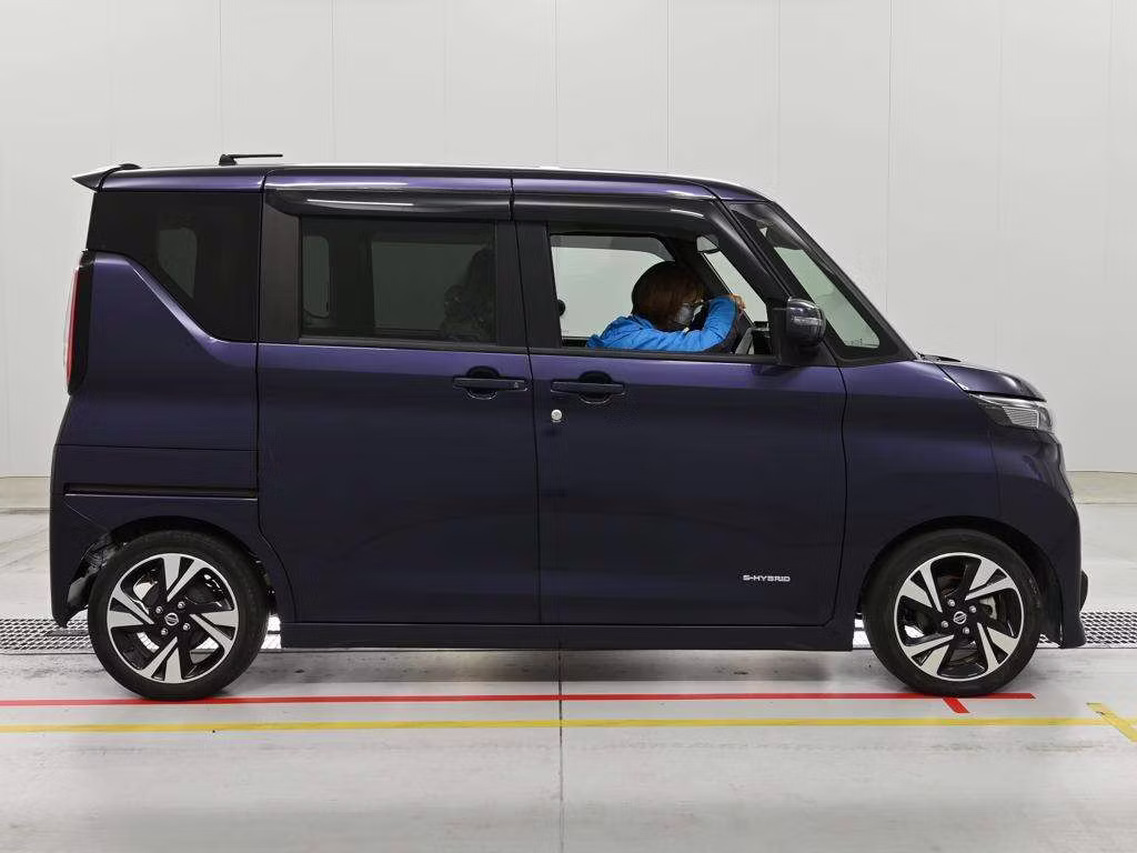 NISSAN ROOX