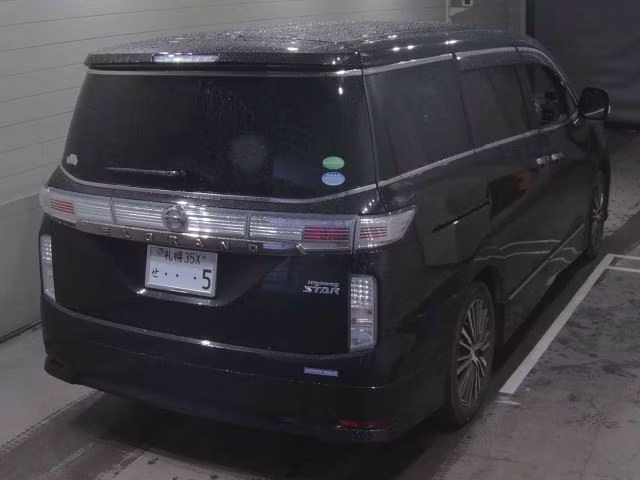 NISSAN ELGRAND