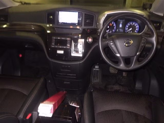 NISSAN ELGRAND