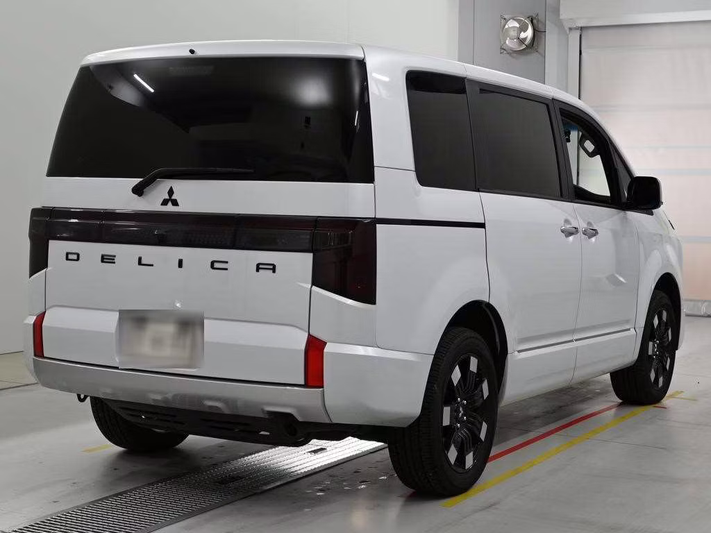 MITSUBISHI DELICA D:5