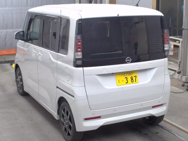 NISSAN ROOX