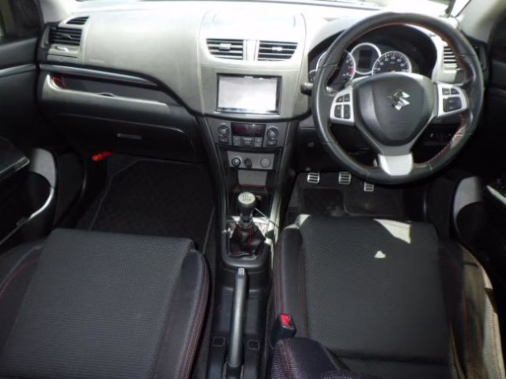 SUZUKI SWIFT