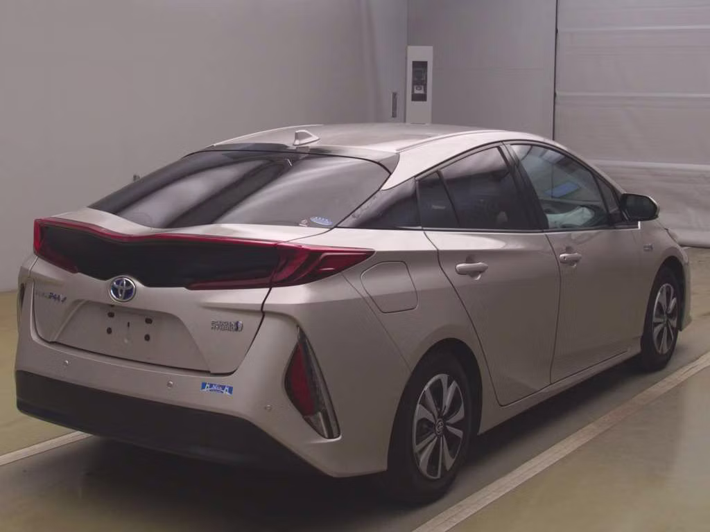 TOYOTA PRIUS PHV