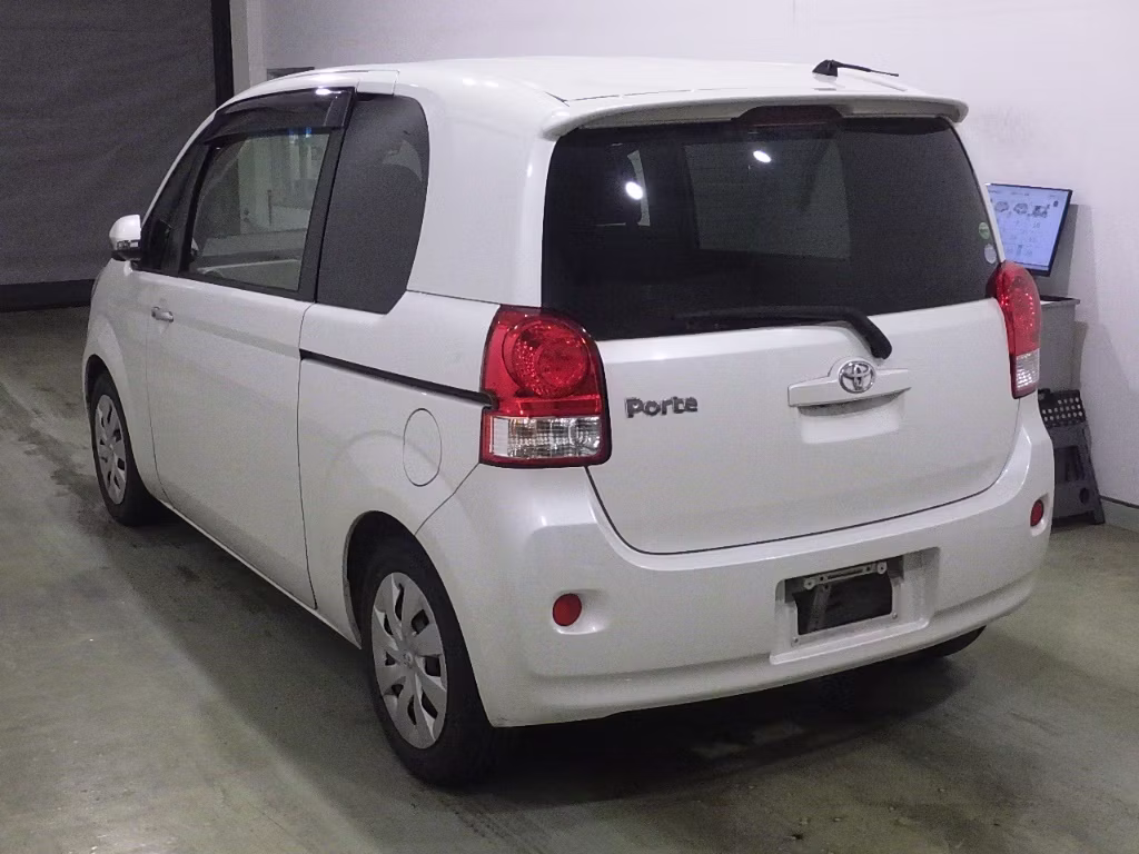 TOYOTA PORTE