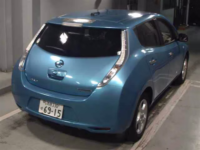 NISSAN LEAF