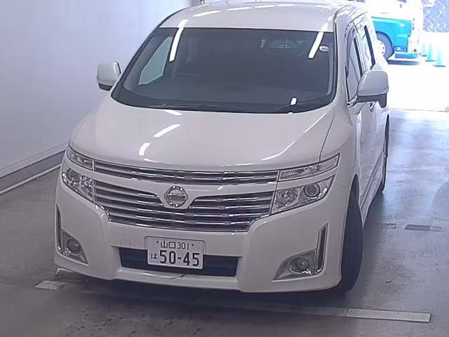 NISSAN ELGRAND