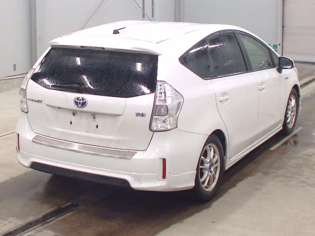 TOYOTA PRIUS ALPHA