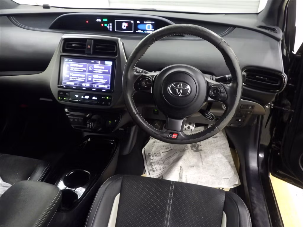 TOYOTA PRIUS PHV