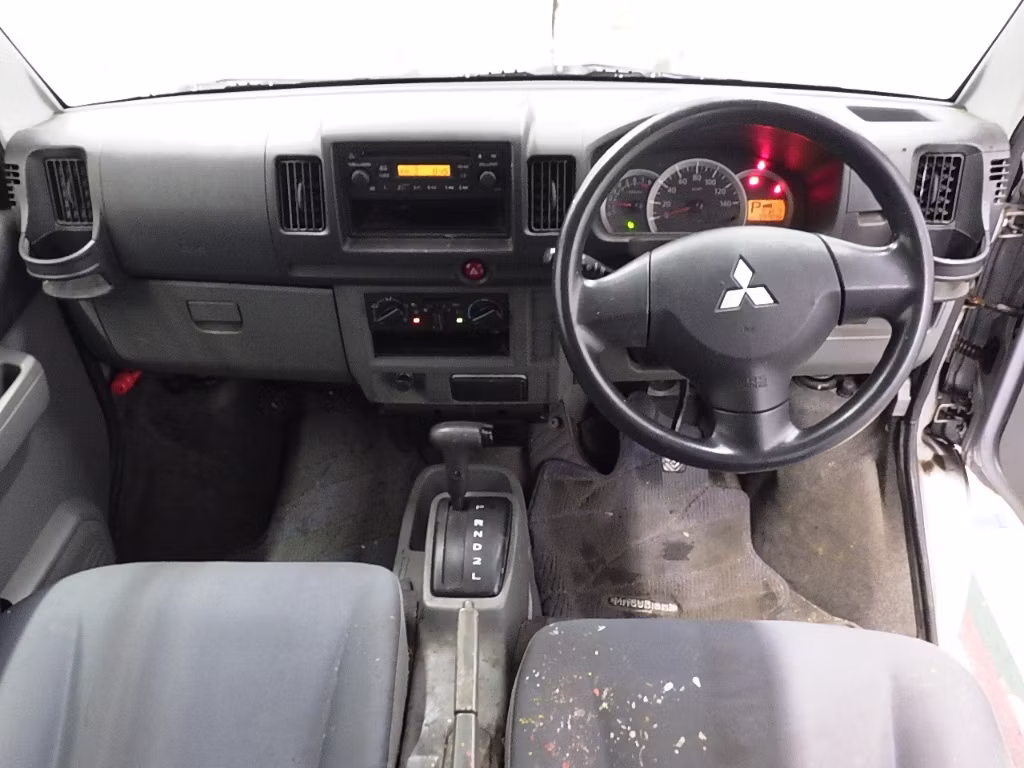 MITSUBISHI MINICAB