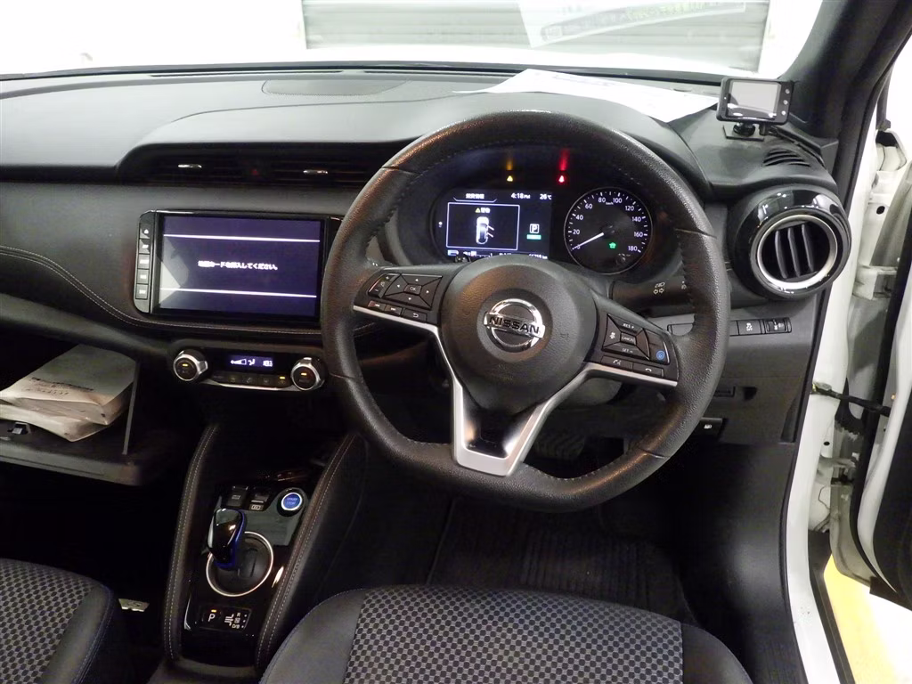 NISSAN KICKS