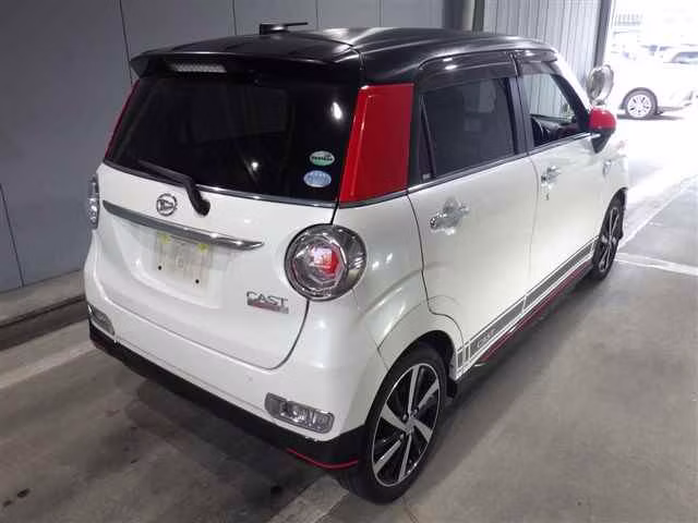 DAIHATSU CAST