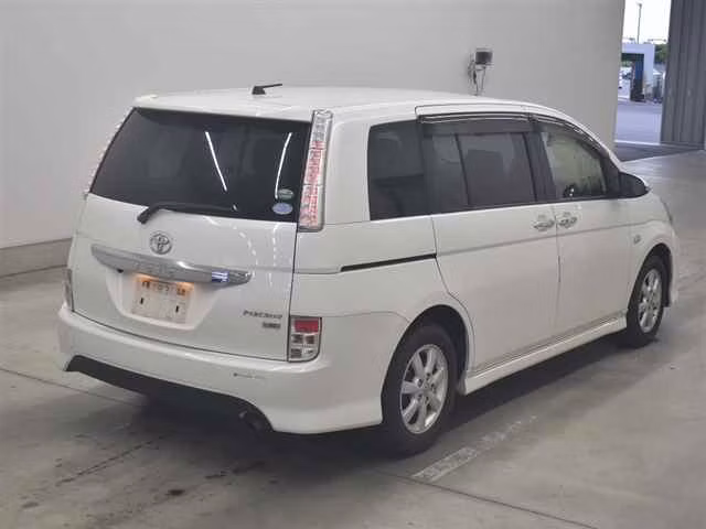 TOYOTA ISIS