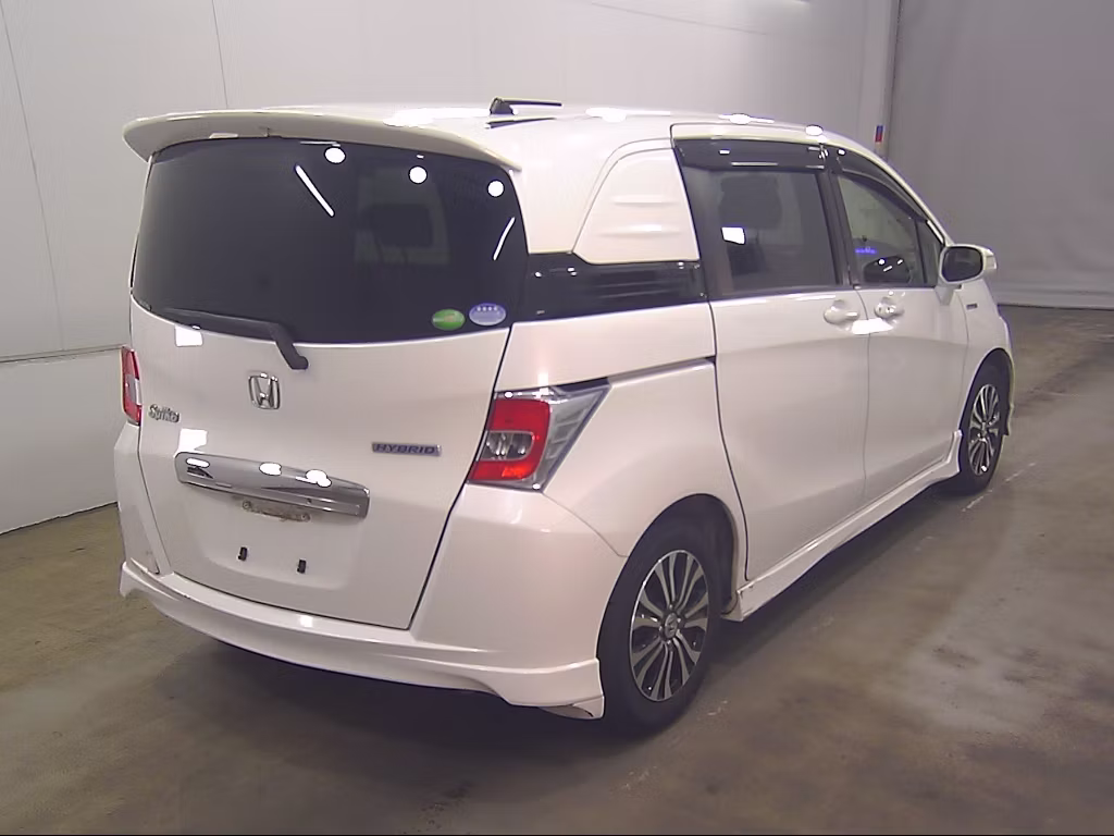 HONDA FREED SPIKE