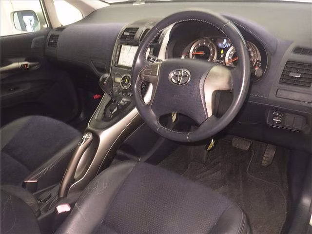 TOYOTA BLADE