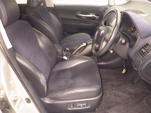 TOYOTA BLADE