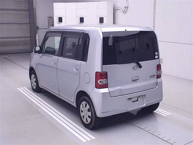 DAIHATSU MOVE CONTE