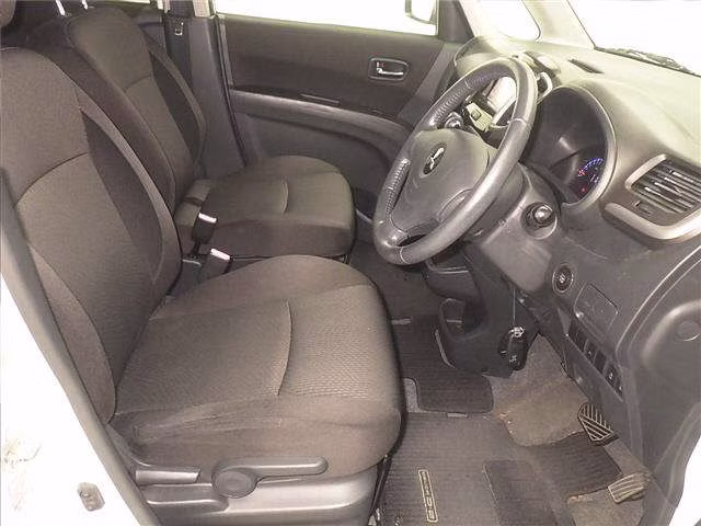 MITSUBISHI DELICA D:2