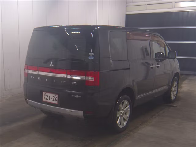 MITSUBISHI DELICA D:5
