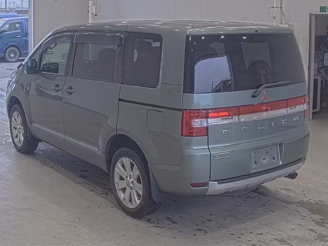 MITSUBISHI DELICA D:5