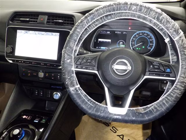 NISSAN LEAF