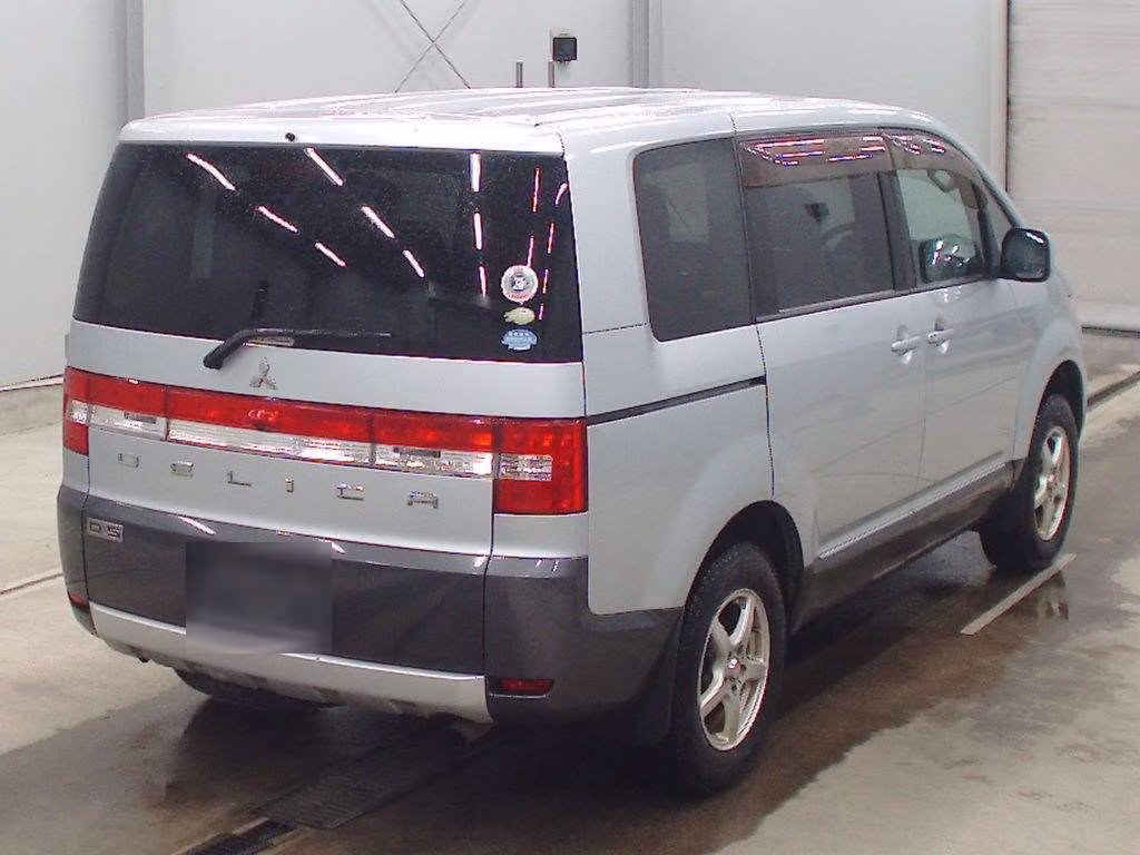 MITSUBISHI DELICA D:5