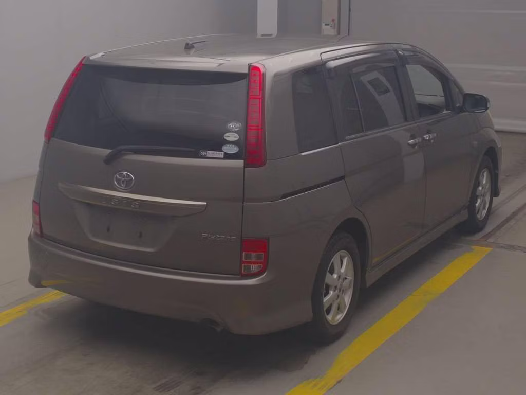 TOYOTA ISIS