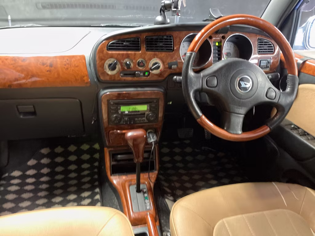 DAIHATSU MIRA GINO