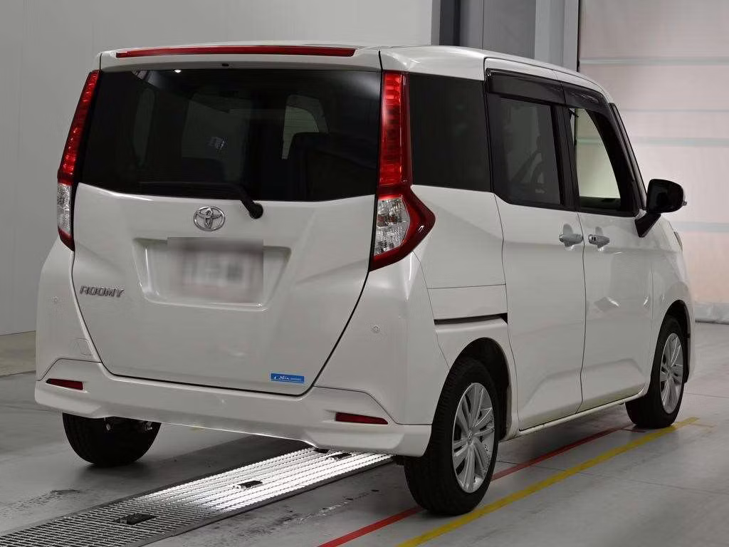 TOYOTA ROOMY