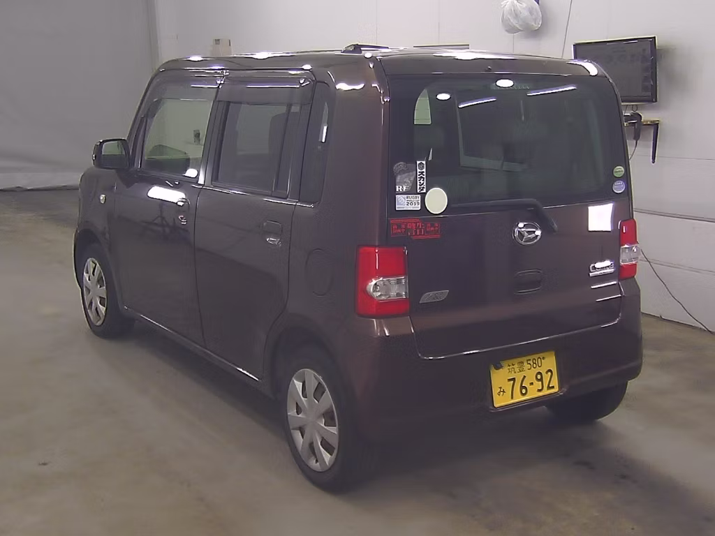 DAIHATSU MOVE CONTE