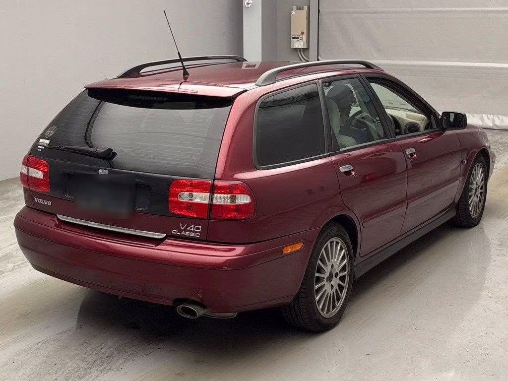 VOLVO V40