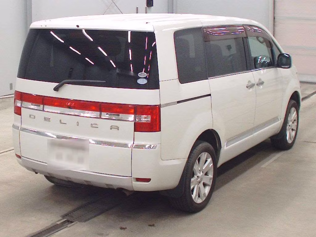 MITSUBISHI DELICA D:5