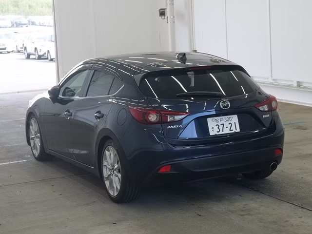 MAZDA AXELA