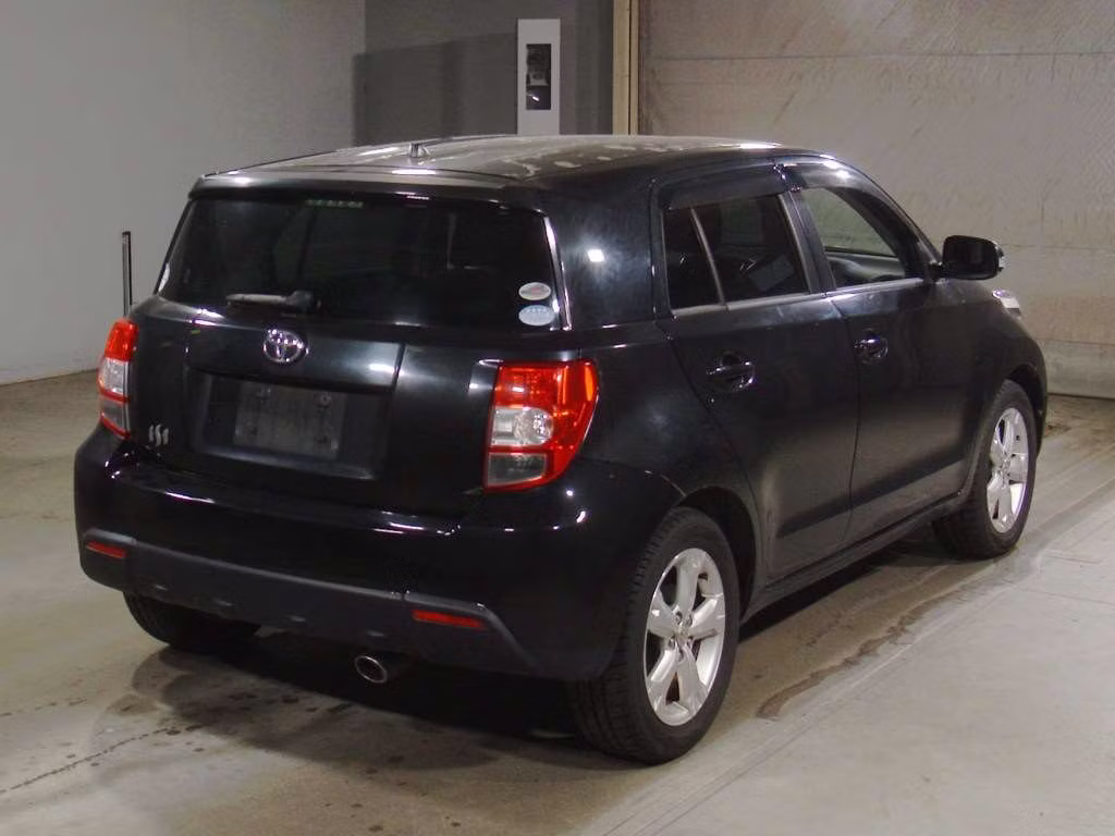 TOYOTA IST