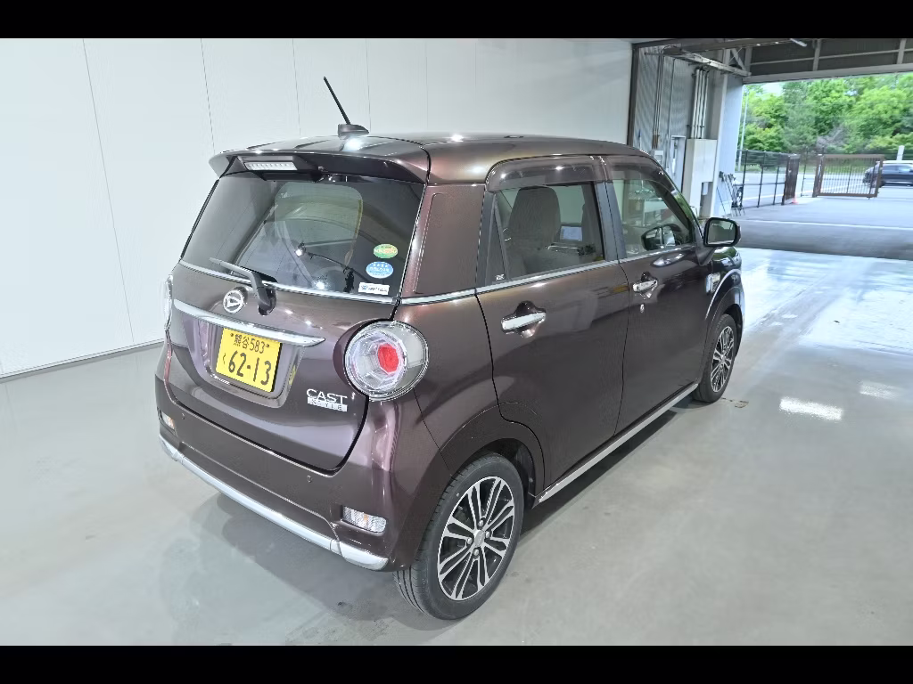 DAIHATSU CAST