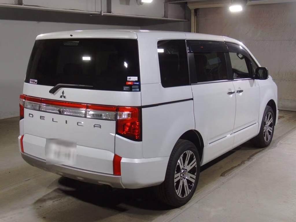 MITSUBISHI DELICA D:5