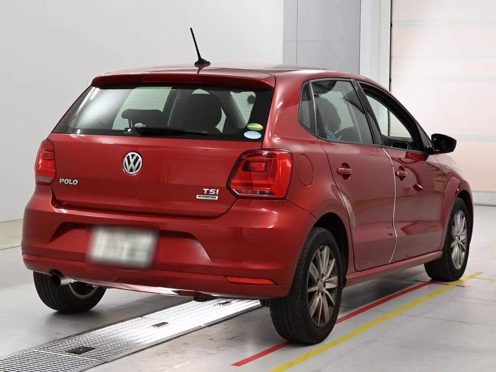 VOLKSWAGEN POLO