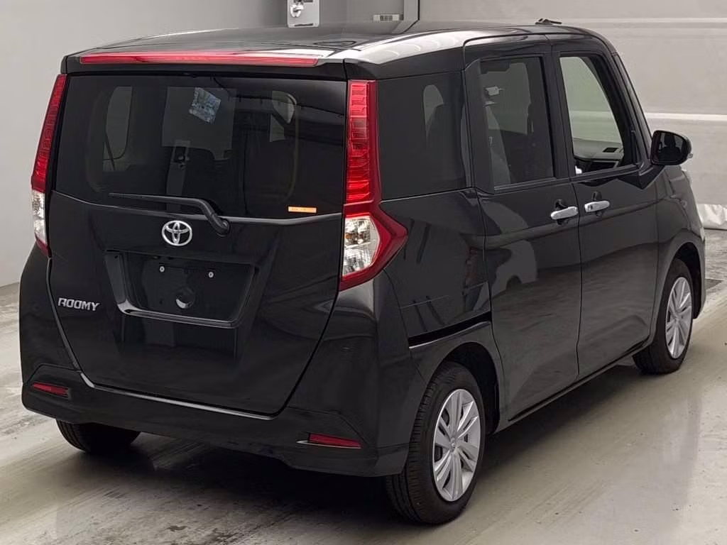 TOYOTA ROOMY