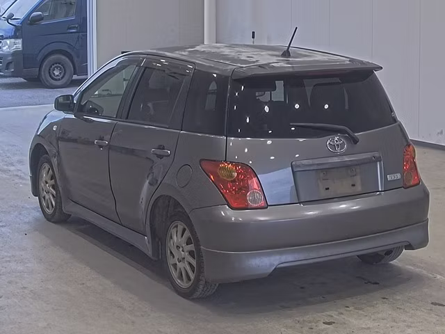 TOYOTA IST