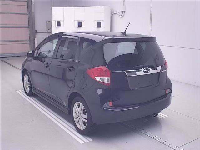 SUBARU TREZIA